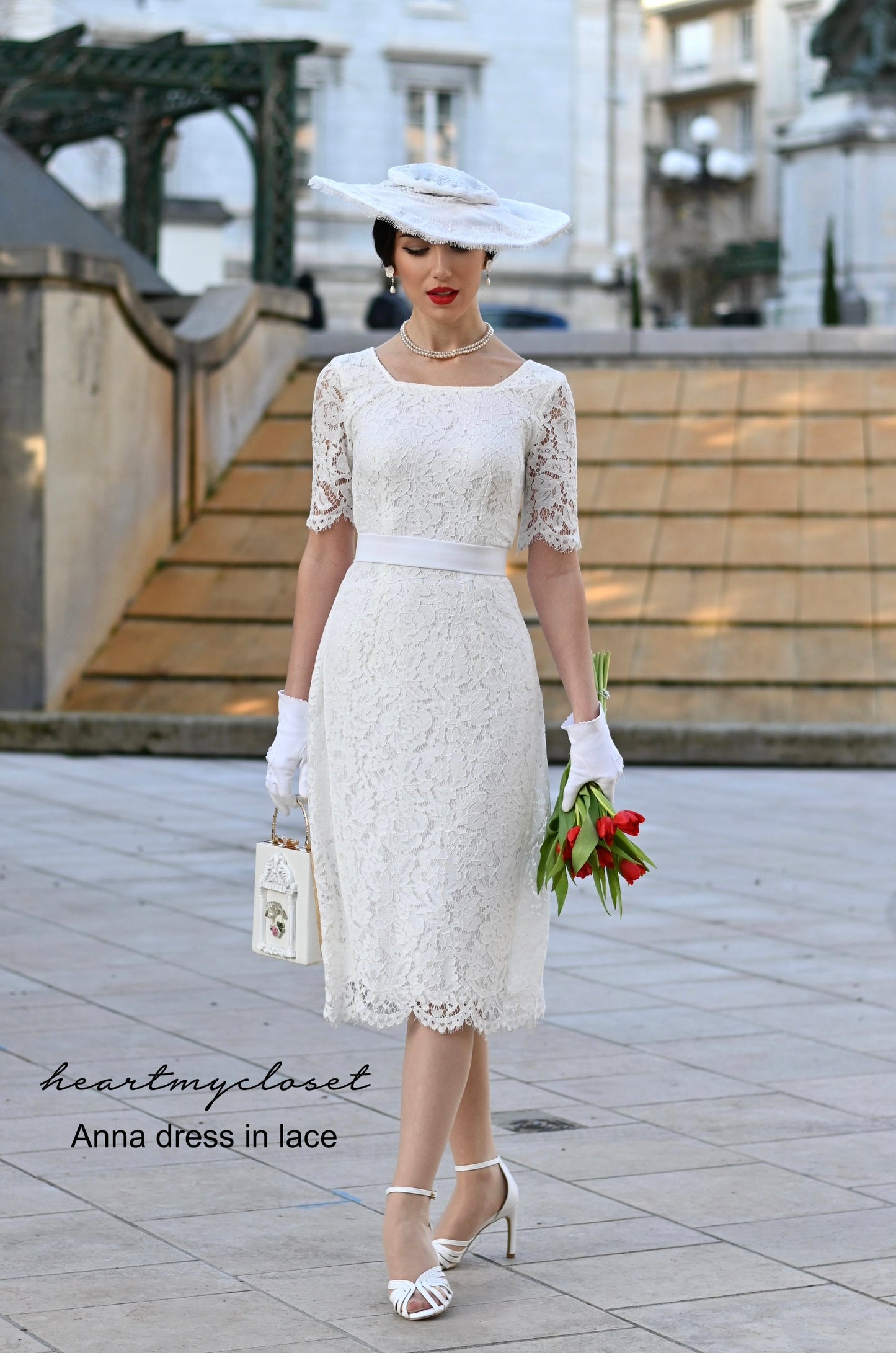 Anna lace- 1950s vintage dress with pleat at back