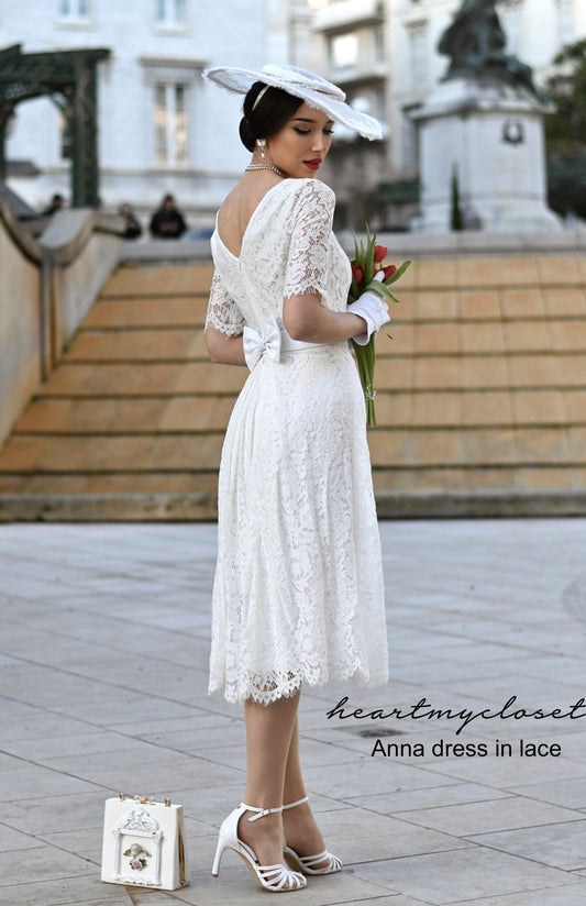 Anna lace- 1950s vintage dress with pleat at back