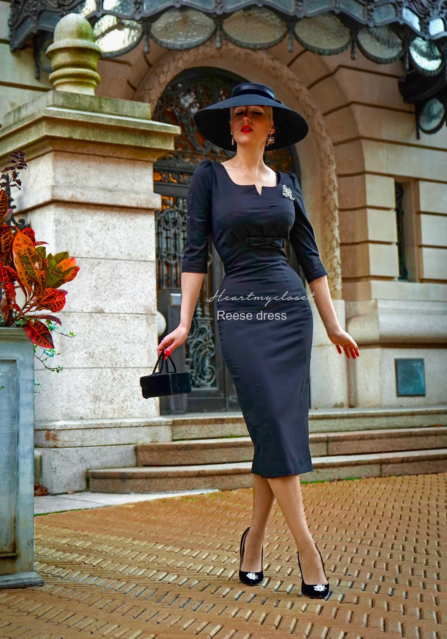 Reese pencil dress  -1950s retro dress with bow and pleats